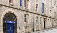London, Manchester eller Edinburgh